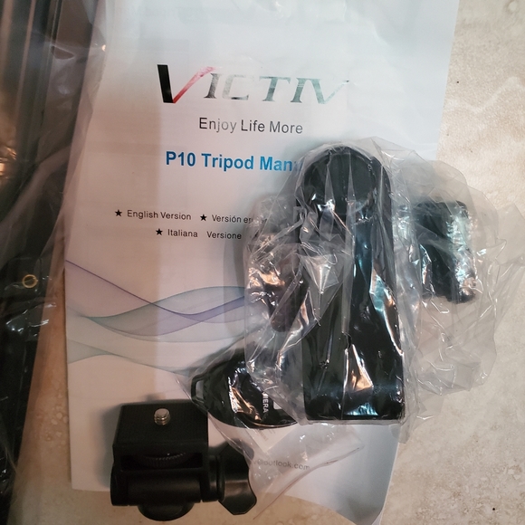 NWT Victiv Phone Tripod 67" Aluminim - Picture 3 of 4